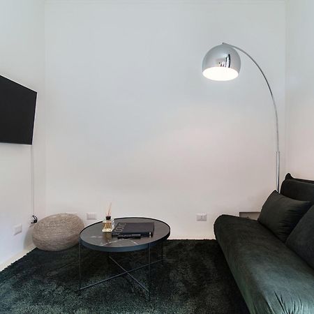 Giuliny Lovely Flat - The House Of Travelers Como Buitenkant foto