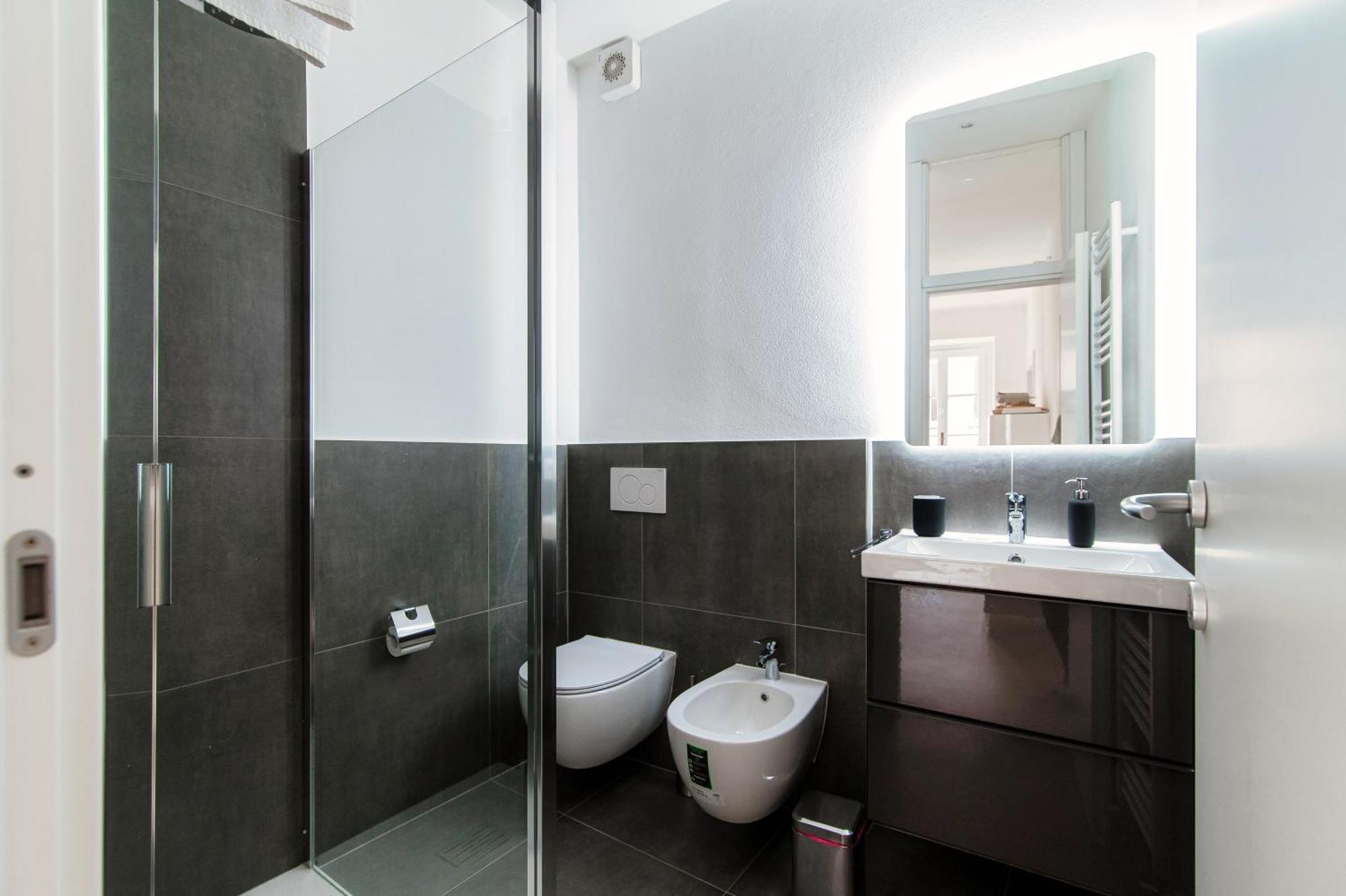 Giuliny Lovely Flat - The House Of Travelers Como Buitenkant foto