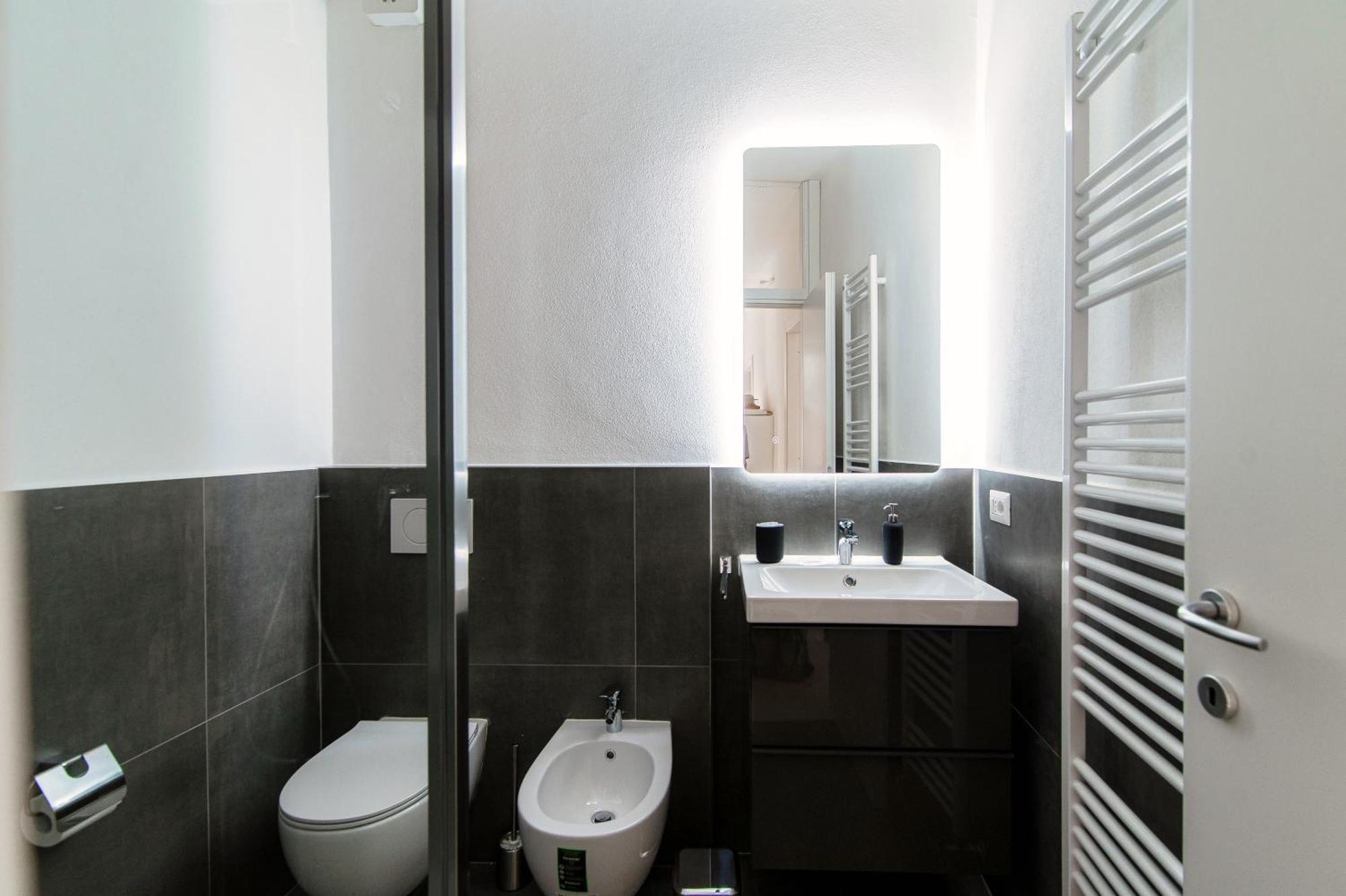 Giuliny Lovely Flat - The House Of Travelers Como Buitenkant foto
