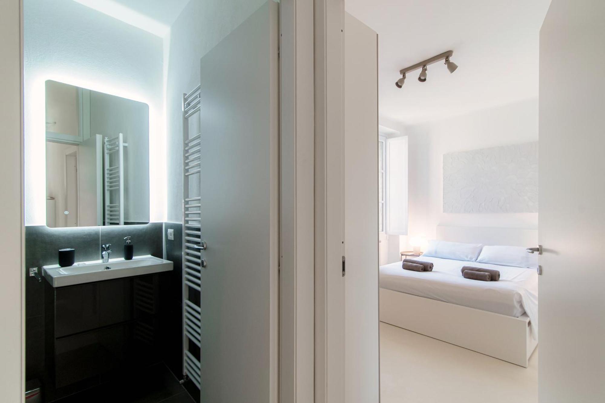 Giuliny Lovely Flat - The House Of Travelers Como Buitenkant foto