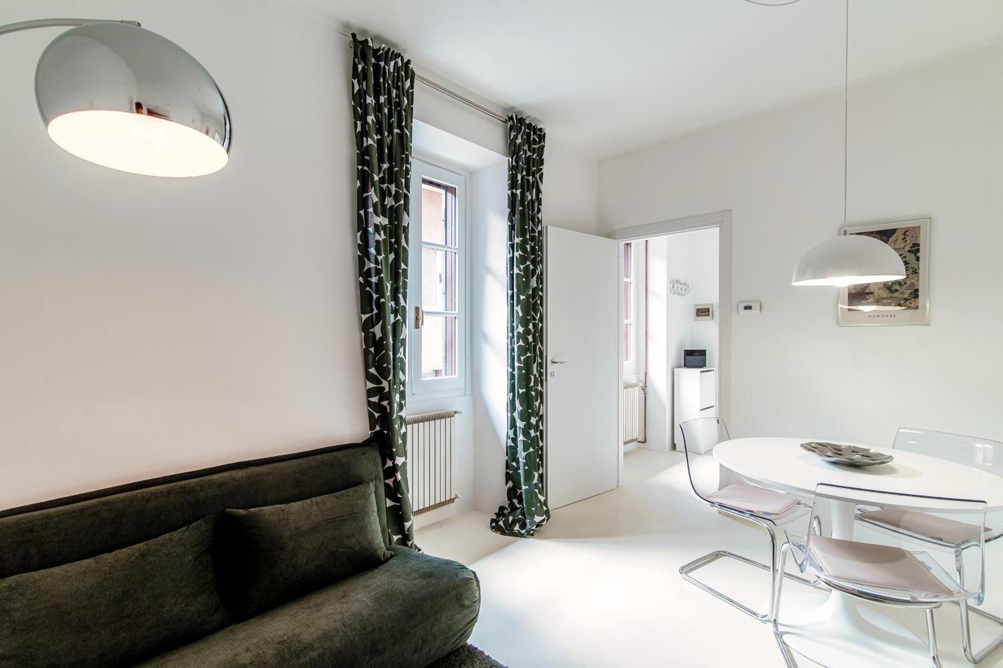 Giuliny Lovely Flat - The House Of Travelers Como Buitenkant foto