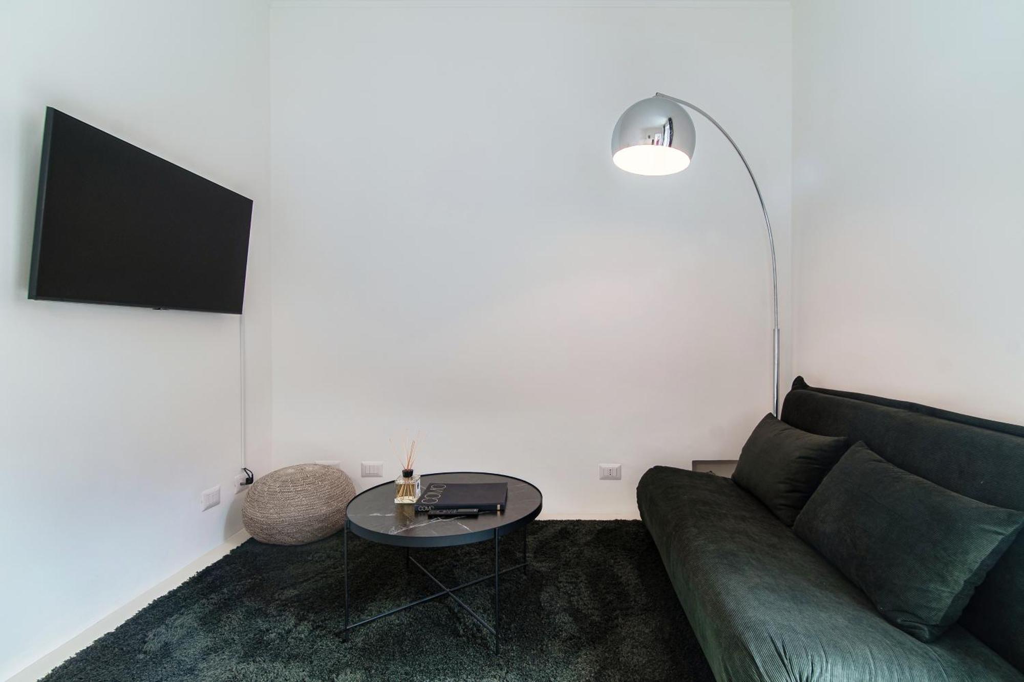 Giuliny Lovely Flat - The House Of Travelers Como Buitenkant foto